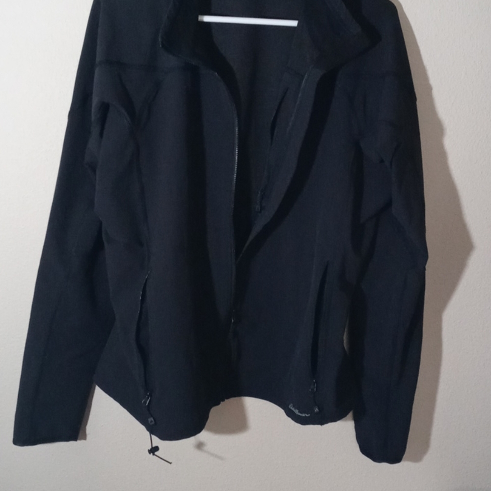 New condition Eddie Bauer jacket. Comfortable
